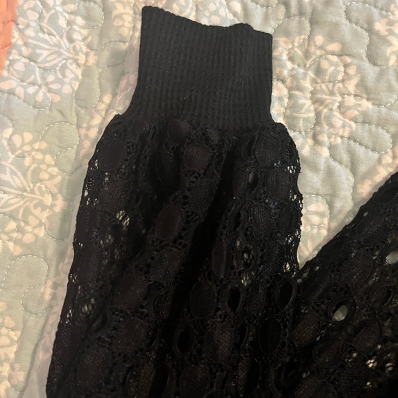 Women's Black Lace-Sleeve Knit Pullover Top - Picture 4 of 6